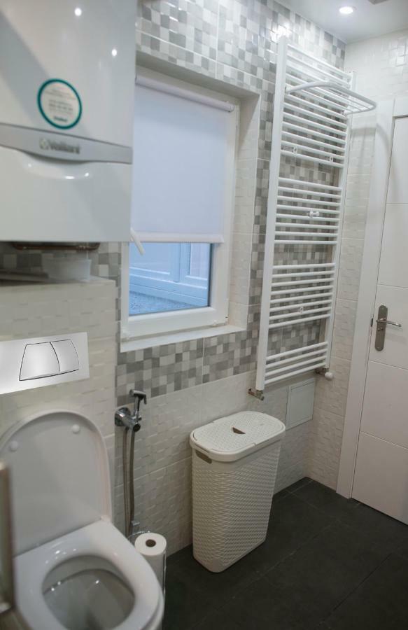 Camp Nou, Europa Fira - Modern Two-Bedroom Apartment With Heating L'Hospitalet de Llobregat Exteriör bild